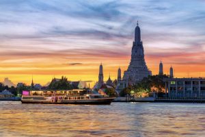 Sunset at Wat Arun - date ideas in Bangkok